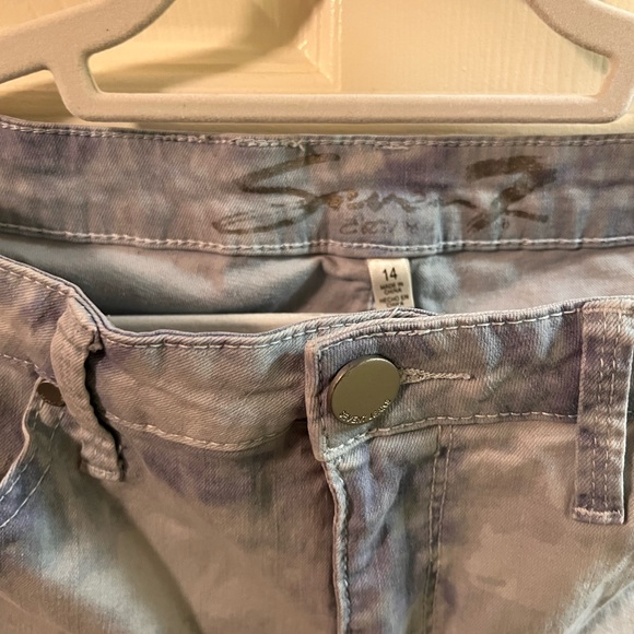 Great capris - Picture 2 of 3